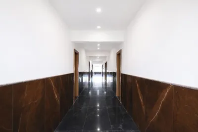 Lobby-corridor