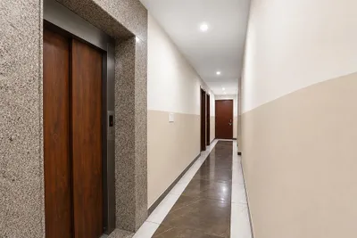 Lobby-corridor