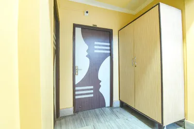Lobby-corridor