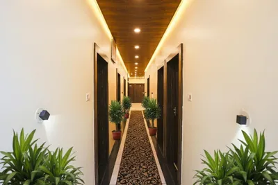 Lobby-corridor
