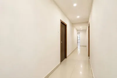 Lobby-corridor