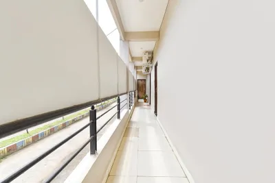 Lobby-corridor