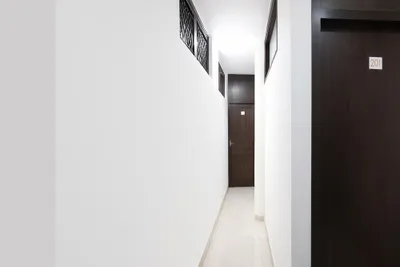 Lobby-corridor