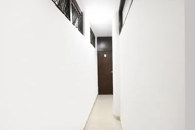 Lobby-corridor