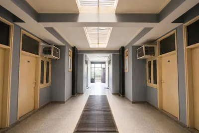 Lobby-corridor