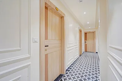 Lobby-corridor