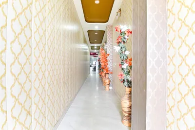 Lobby-corridor