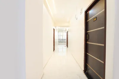 Lobby-corridor
