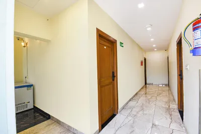Lobby-corridor