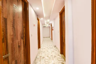 Lobby-corridor