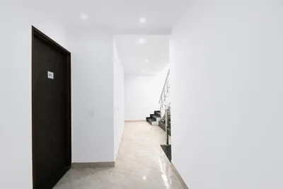 Lobby-corridor