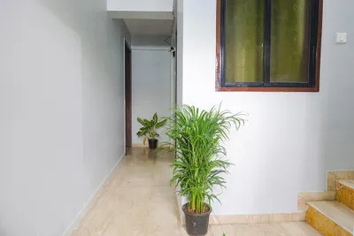 Lobby-corridor