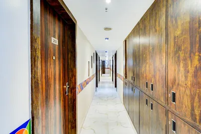 Lobby-corridor