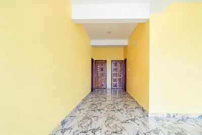 Lobby-corridor