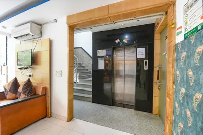 Lobby-corridor