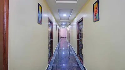 Lobby-corridor