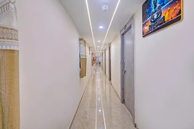 Lobby-corridor