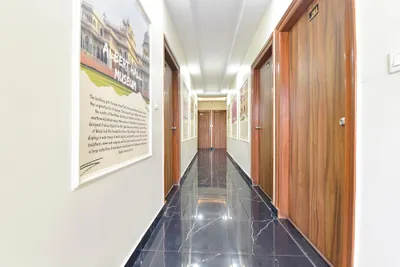 Lobby-corridor