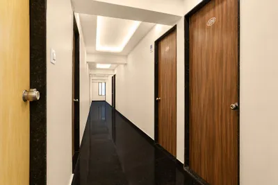 Lobby-corridor