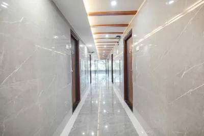 Lobby-corridor