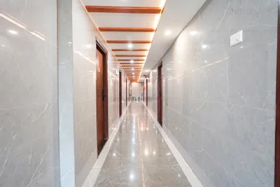 Lobby-corridor