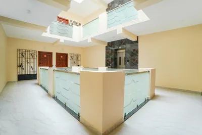 Lobby-corridor