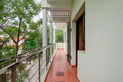 Lobby-corridor