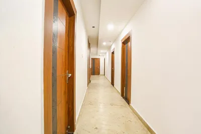 Lobby-corridor