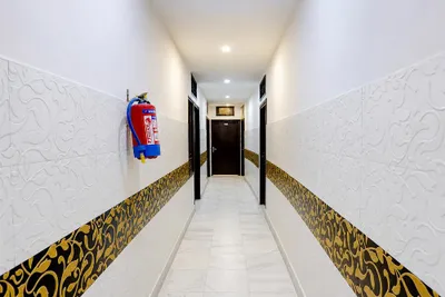 Lobby-corridor