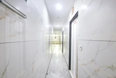 Lobby-corridor