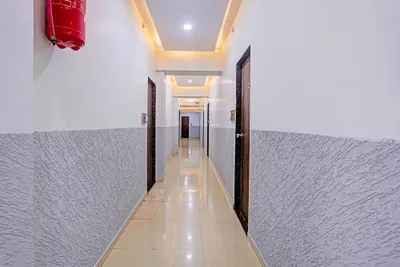 Lobby-corridor