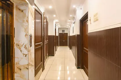 Lobby-corridor