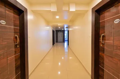 Lobby-corridor