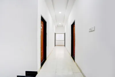 Lobby-corridor