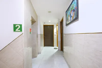 Lobby-corridor