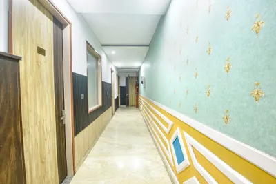 Lobby-corridor