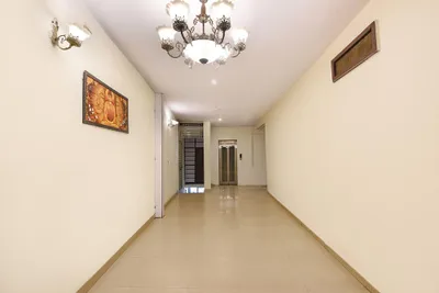 Lobby-corridor