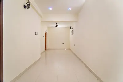 Lobby-corridor
