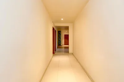 Lobby-corridor