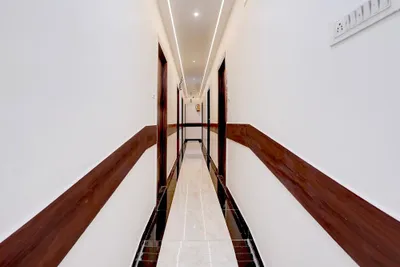 Lobby-corridor