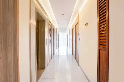 Lobby-corridor