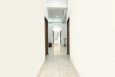 Lobby-corridor