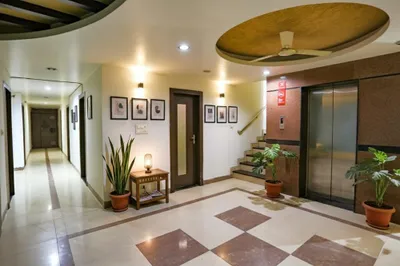 Lobby-corridor