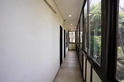 Lobby-corridor