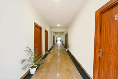 Lobby-corridor