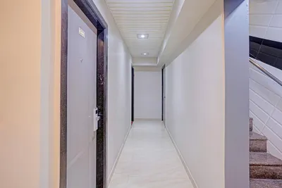 Lobby-corridor