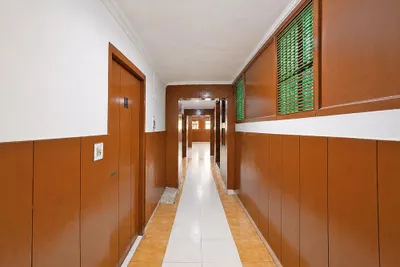 Lobby-corridor