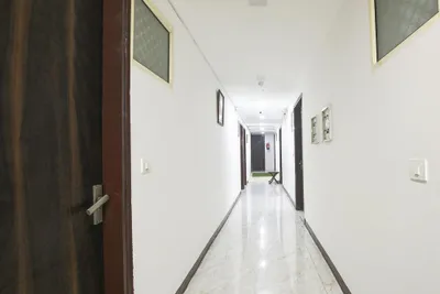 Lobby-corridor