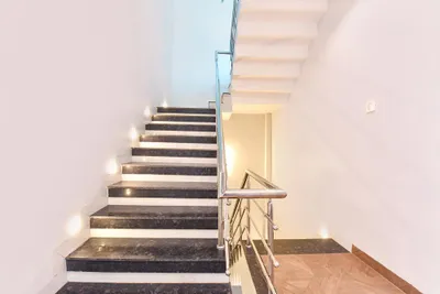 Lobby-corridor