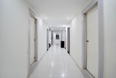 Lobby-corridor